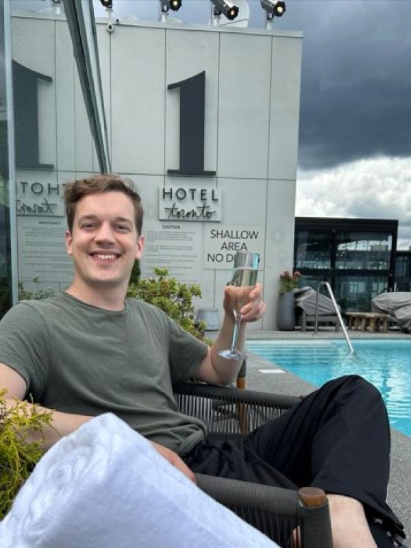Poolside Sparkling Grape Juixe